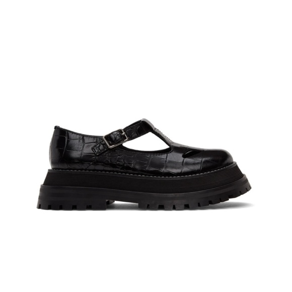 Burberry Mary Janes - Picture 3 of 9